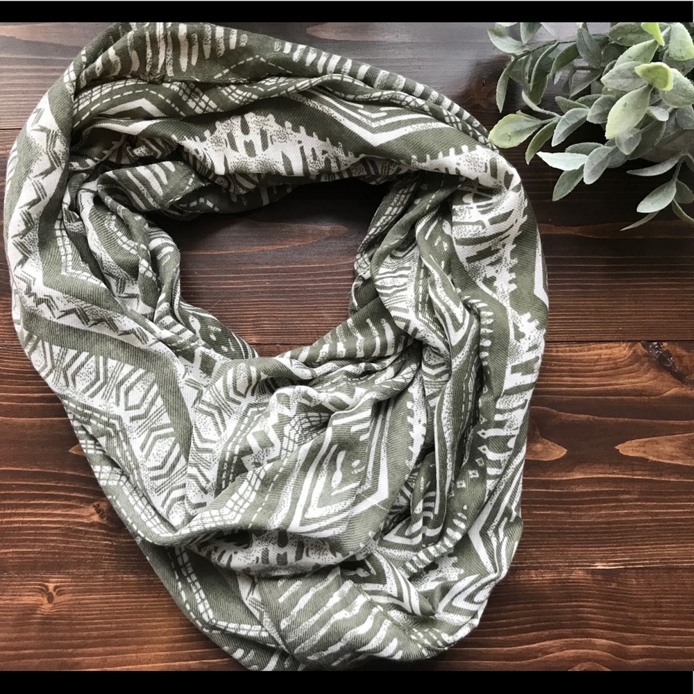Infinity scarf